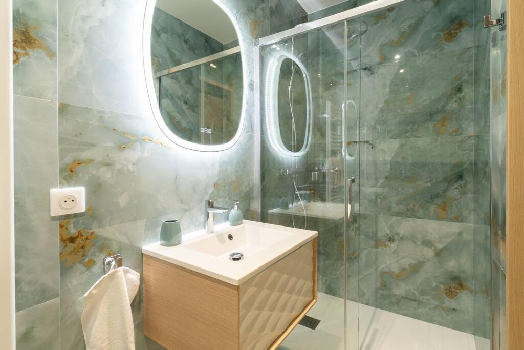 Superbe Nouvelle Moderne Cannes